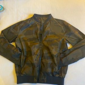 Men’s camo lightweight bomber jacket
